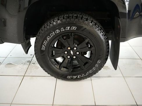 Used 2019 Chevrolet Colorado Z71 w/ Z71 Midnight Edition image 10