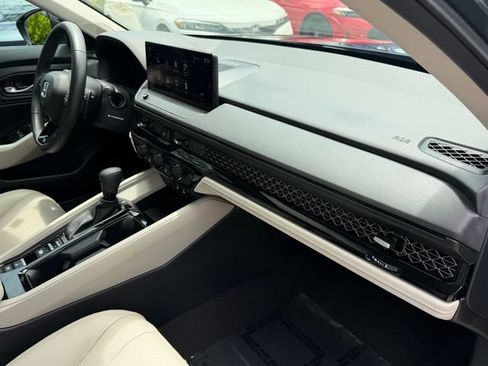 Used 2023 Honda Accord EX-L image 18