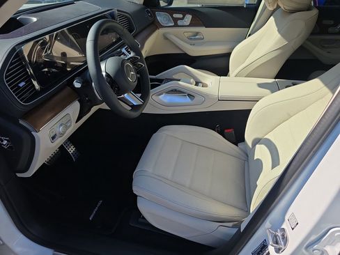New 2026 Mercedes-Benz GLS 450 4MATIC image 8
