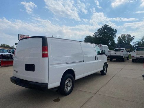 Used 2014 Chevrolet Express 3500 Extended image 14