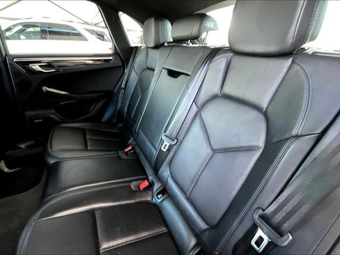 Used 2021 Porsche Macan image 20