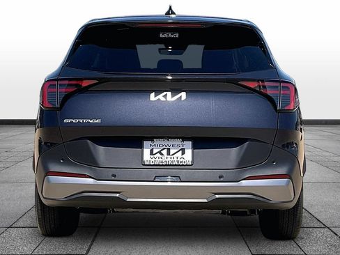 Used 2026 Kia Sportage EX FWD image 4