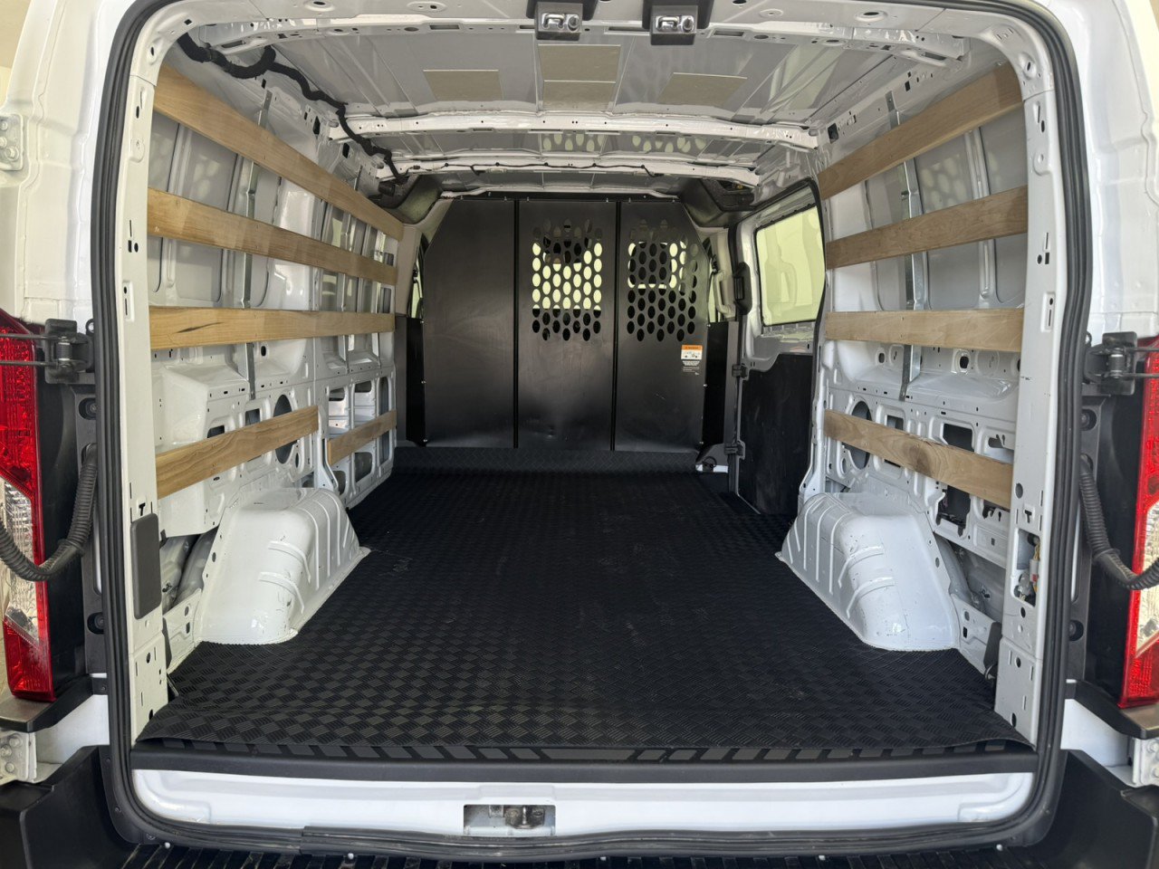 Used 2025 Ford Transit 250 Low Roof w/ Exterior Upgrade Package RWD image 7