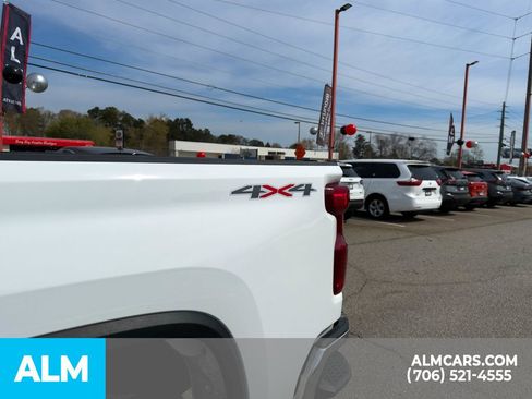 Used 2025 Chevrolet Silverado 2500 LT w/ Convenience Package AWD/4WD image 17