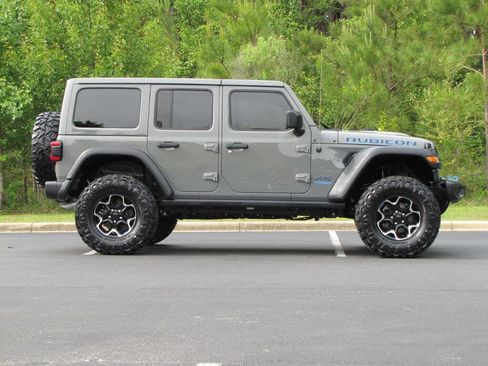 Used 2022 Jeep Wrangler Unlimited Rubicon 4xe w/ Cold Weather Group AWD/4WD image 4