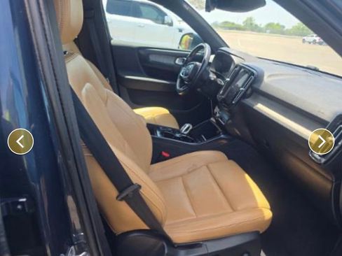 Used 2021 Volvo XC40 T4 Inscription FWD image 7