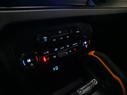 Used 2021 Ford Bronco Badlands image 19