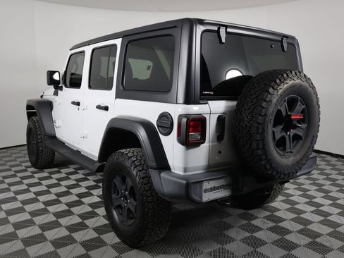 Used 2019 Jeep Wrangler Unlimited Sport S image 4