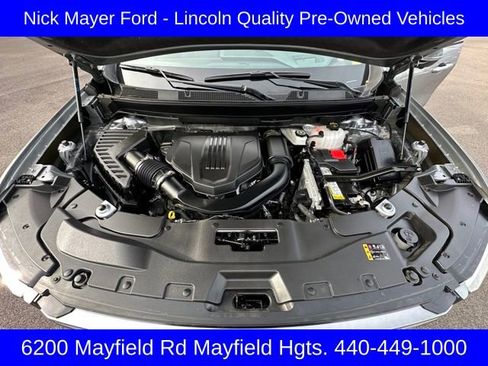 Used 2024 GMC Acadia AT4 w/ Luxury Package image 9