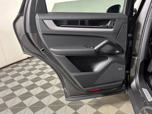 Certified 2026 Porsche Cayenne image 34