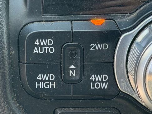Used 2020 RAM 1500 Laramie w/ Sport Appearance Package AWD/4WD image 16