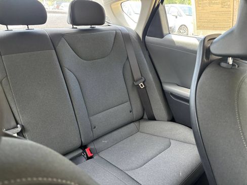 Used 2025 Kia K4 FWD image 38