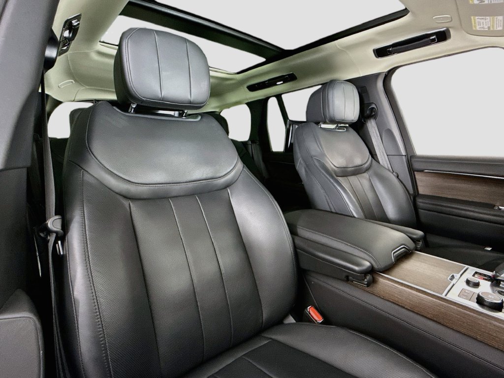 Used 2023 Land Rover Range Rover Autobiography AWD/4WD image 14