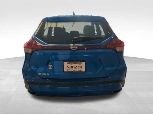 New 2025 Nissan Kicks Play S image 6