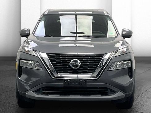 Used 2021 Nissan Rogue SV w/ Premium Package image 2