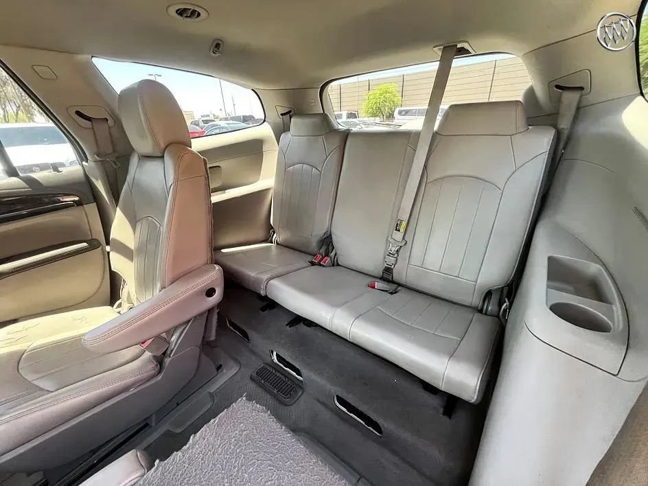 Used 2015 Buick Enclave Leather FWD image 13