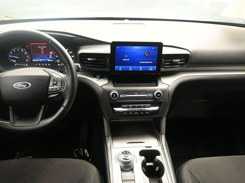 Used 2020 Ford Explorer XLT image 16