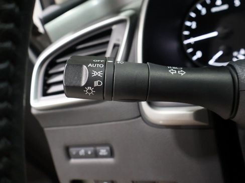 Used 2023 Nissan Murano SV image 35