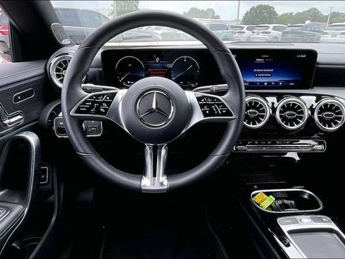 Used 2025 Mercedes-Benz CLA 250 image 8