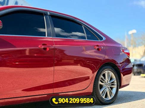 Used 2017 Toyota Camry SE FWD image 3