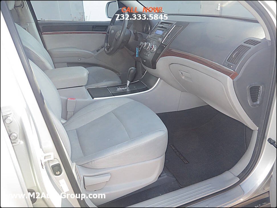 Used 2010 Hyundai Veracruz GLS FWD image 16