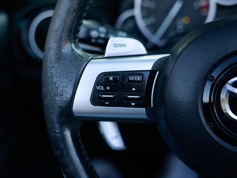 Used 2006 MAZDA MX-5 Miata Sport image 20