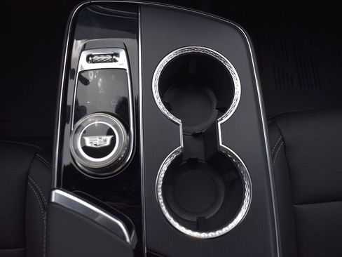 New 2026 Cadillac Lyriq Signature Sport w/ LPO, Floor Liner Package AWD/4WD image 21