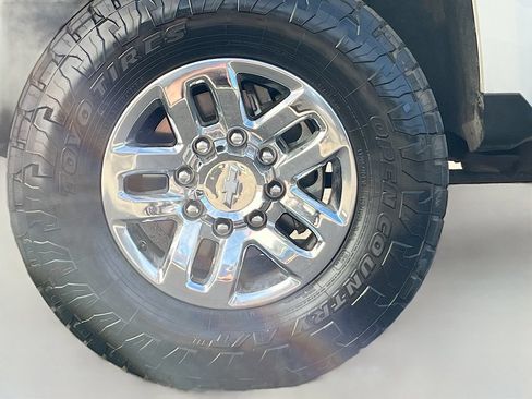 Used 2019 Chevrolet Silverado 2500 LTZ w/ Duramax Plus Package AWD/4WD image 32