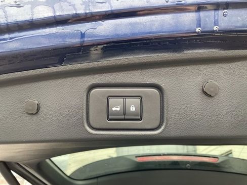 Used 2025 Nissan Pathfinder SL image 33