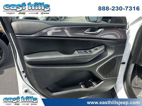 Used 2023 Jeep Grand Cherokee L Laredo AWD/4WD image 13