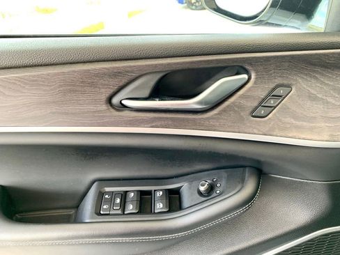 Used 2022 Jeep Grand Cherokee L Limited AWD/4WD image 14