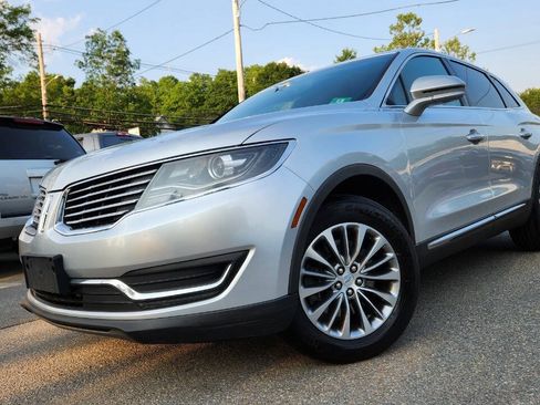 Used 2016 Lincoln MKX Select w/ Select Plus Package AWD/4WD image 2
