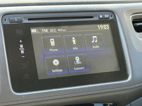 Used 2018 Honda HR-V EX image 7