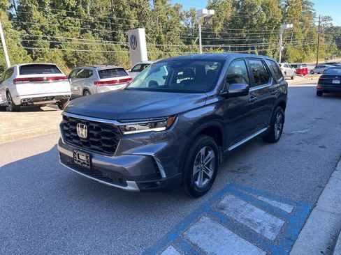 Used 2025 Honda Pilot EX-L image 39