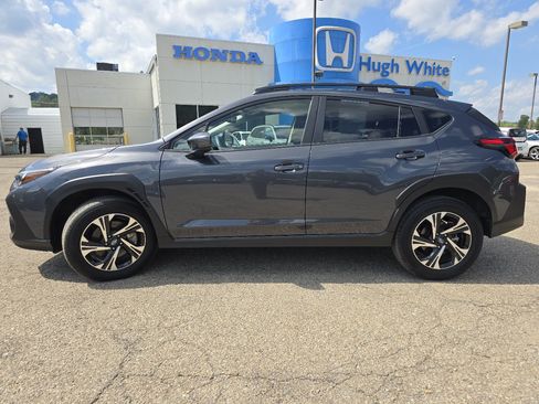 Used 2025 Subaru Crosstrek 2.5i Premium w/ Crosstrek Mirror Package AWD/4WD image 16