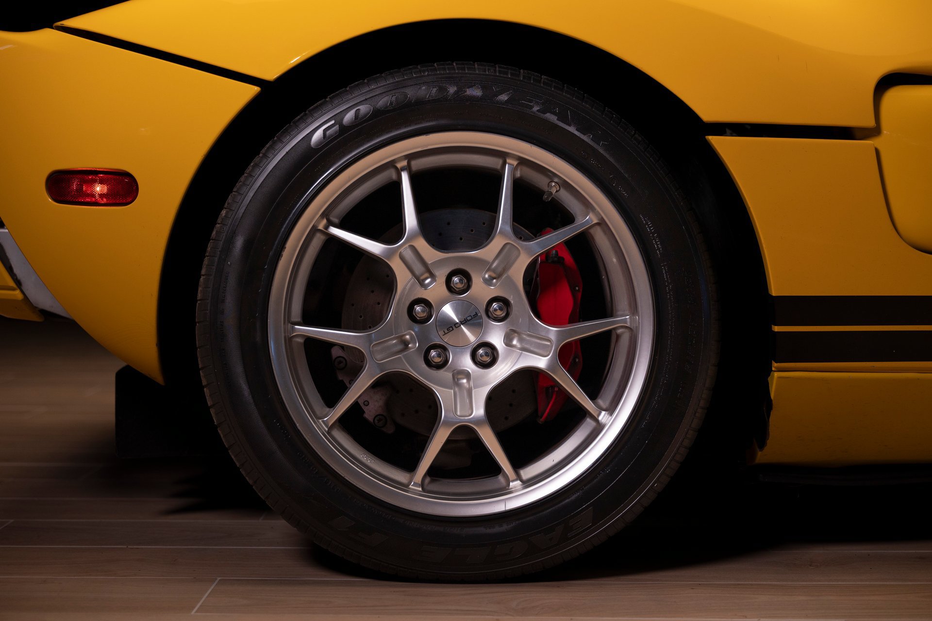 Used 2005 Ford GT RWD image 33