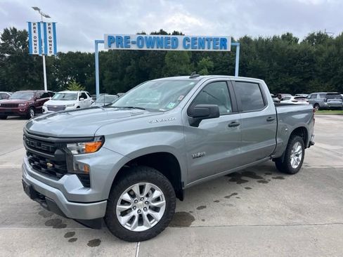 Used 2025 Chevrolet Silverado 1500 Custom RWD image 2