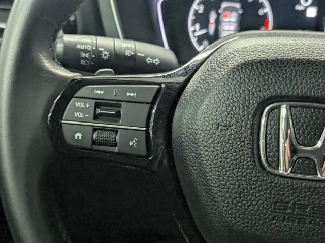 Used 2025 Honda Pilot EX-L image 18
