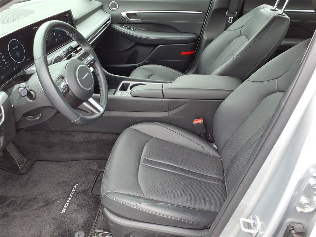 Used 2025 Hyundai Sonata Limited FWD image 11