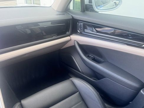 Used 2024 Porsche Panamera 4 image 18