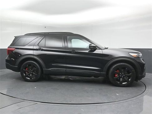 Certified 2022 Ford Explorer ST w/ Equipment Group 401A image 8