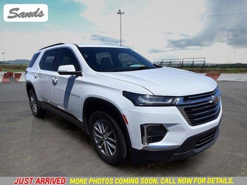 Used 2022 Chevrolet Traverse LT FWD image 1