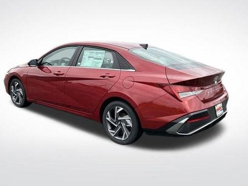 New 2025 Hyundai Elantra Limited image 3