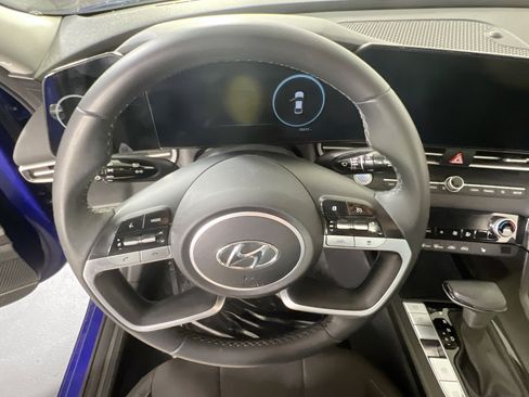 Used 2023 Hyundai Elantra SEL w/ Convenience Package image 11