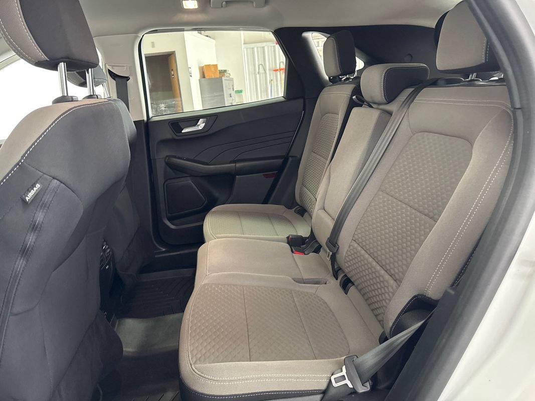 Used 2021 Ford Escape SE w/ SE Sport Appearance Package AWD/4WD image 18