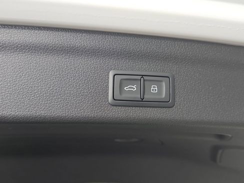 Certified 2025 Audi Q3 2.0T Premium Plus w/ Premium Plus Package image 16