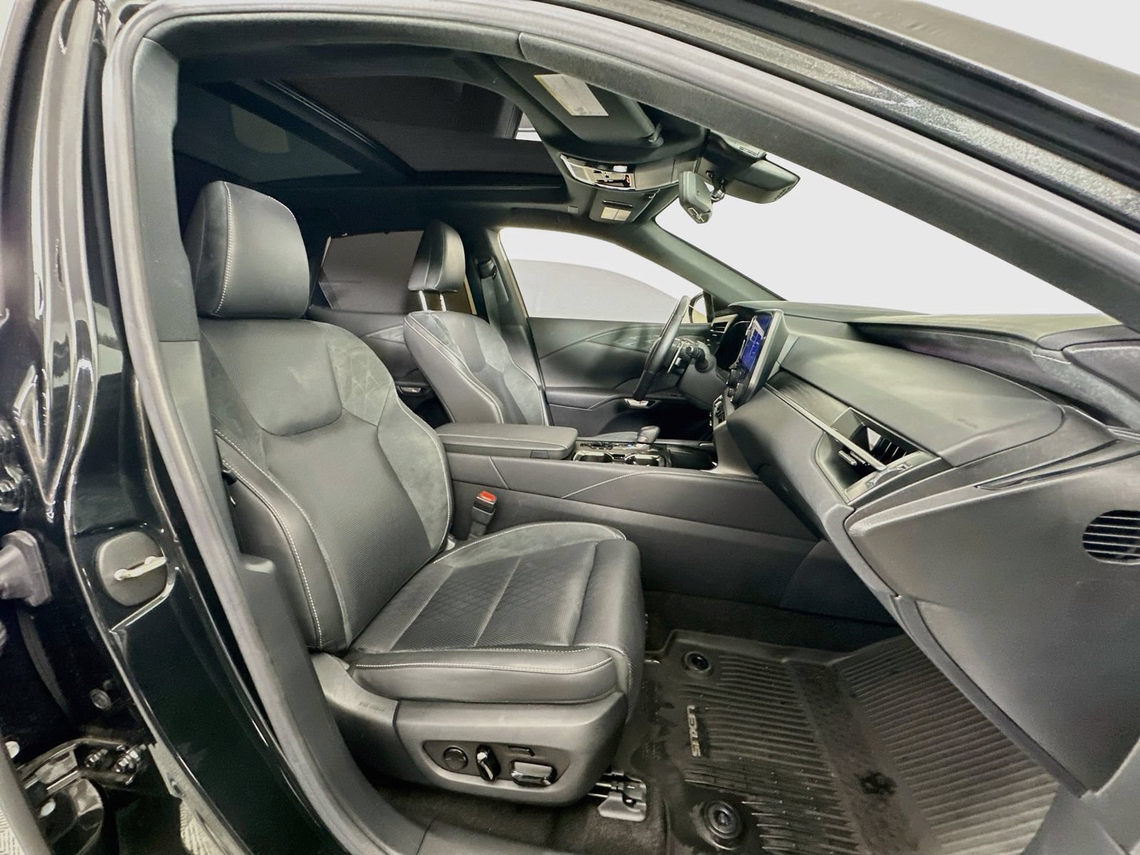 Used 2025 Lexus RX 450h AWD w/ Convenience Package image 30