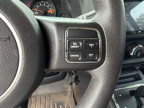 Used 2016 Jeep Patriot Sport w/ Power Value Group FWD image 27