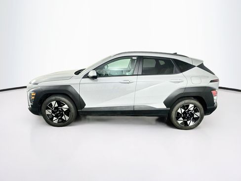 Used 2025 Hyundai Kona SEL FWD image 4