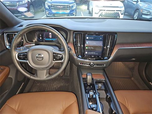 Used 2023 Volvo V60 B5 Cross Country Plus w/ Protection Package Premier image 9